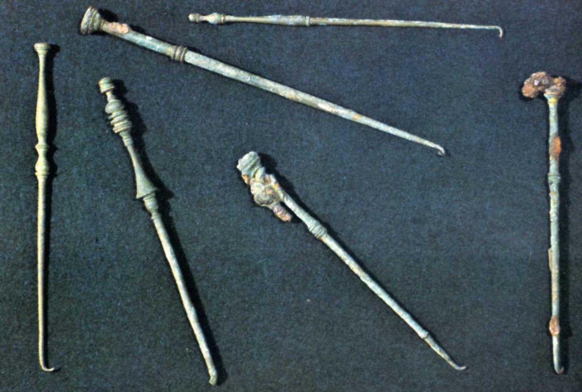 -79 Crochets simples ou erignes simples Pompei .jpg